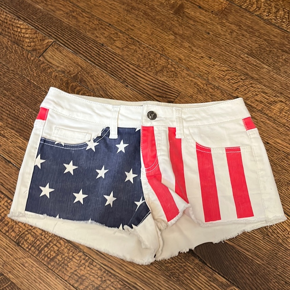 Vintage Y2K Low Rise White  Shorts With USA Stars and Stripes